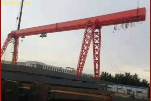 龍門(mén)起重機(jī)